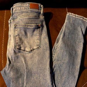 LIKE NEW JUDY BLUE high rise skinny fit
